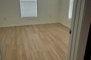 125 N Shirley St, Alvin, TX 77511 - Photo 15