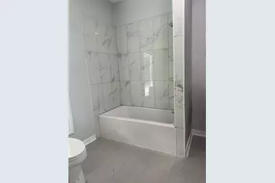 125 N Shirley Street, Alvin, TX 77511 - Photo 7