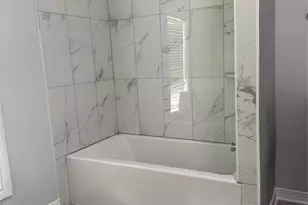 125 N Shirley St, Alvin, TX 77511 - Photo 7
