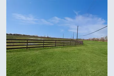 9141 Timberwood, Clute, TX 77531 - Photo 5