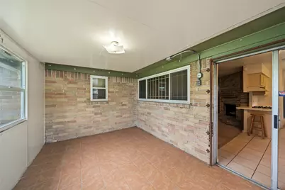 8922 Indian River Drive, Houston, TX 77088 - Photo 9