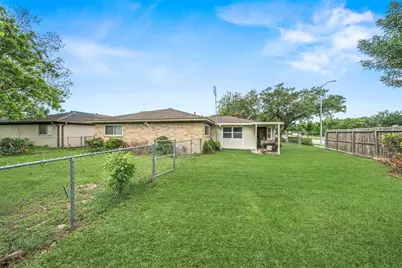 8922 Indian River Drive, Houston, TX 77088 - Photo 27