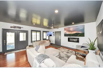 6111 Jacks Alley, Wallis, TX 77485 - Photo 9