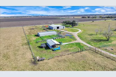 6111 Jacks Alley, Wallis, TX 77485 - Photo 31