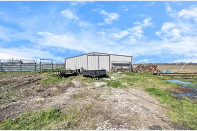 6111 Jacks Alley, Wallis, TX 77485 - Photo 33