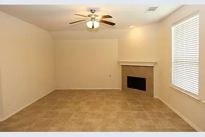 8139 Silent Deep Drive, Rosenberg, TX 77469 - Photo 3