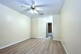 752 Memorial Mews St, Houston, TX 77079 - Photo 9