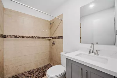 2126 Quail Valley East Drive, Missouri City, TX 77459 - Photo 5