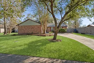 9806 Cassowary Dr, Conroe, TX 77385 - Photo 1