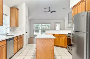 126 N Willow Point Cir, The Woodlands, TX 77382 - Photo 3