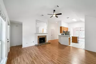 126 N Willow Point Cir, The Woodlands, TX 77382 - Photo 5