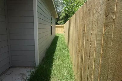 11927 Nelwood, Willis, TX 77318 - Photo 17