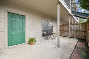 1100 Augusta Dr, Houston, TX 77057 - Photo 1