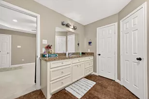 10910 Royal Magnolia Dr, Conroe, TX 77303 - Photo 15