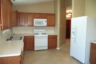 2903 Windy Hollow Ln, League City, TX 77539 - Photo 3