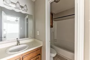 2402 Sycamore Ave, Huntsville, TX 77340 - Photo 17