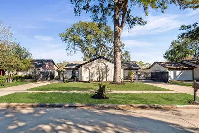 7522 Deep Forest Drive, Houston, TX 77088 - Photo 3