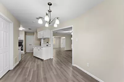 7522 Deep Forest Drive, Houston, TX 77088 - Photo 17