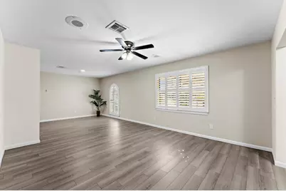 7522 Deep Forest Drive, Houston, TX 77088 - Photo 9