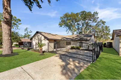 7522 Deep Forest Drive, Houston, TX 77088 - Photo 5