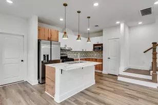 855 S Victory Dr, Houston, TX 77088 - Photo 5