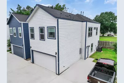 855 S Victory Drive #C, Houston, TX 77088 - Photo 33