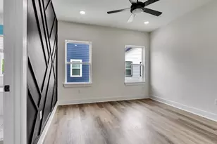855 S Victory Dr, Houston, TX 77088 - Photo 27