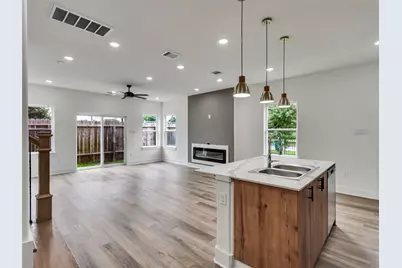 855 S Victory Drive #C, Houston, TX 77088 - Photo 9