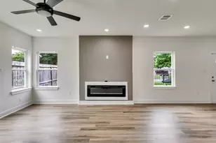 855 S Victory Dr, Houston, TX 77088 - Photo 11