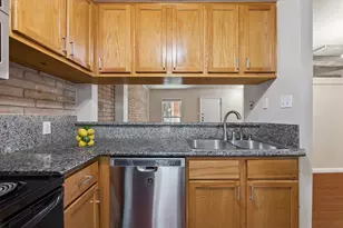 1205 Autrey St, Houston, TX 77006 - Photo 3