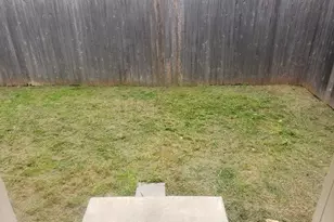 712 N Sharp St, Franklin, TX 77856 - Photo 9