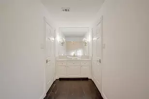 520 E Castle Harbour Dr, Friendswood, TX 77546 - Photo 13