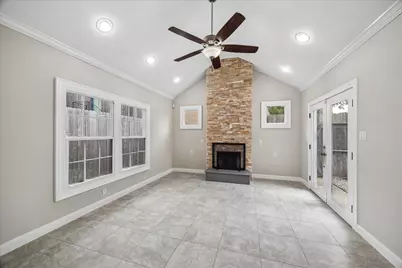 2108 White Oak Drive, Houston, TX 77009 - Photo 3