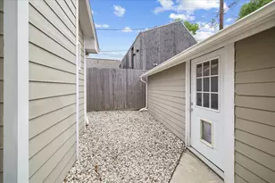 2108 White Oak Dr, Houston, TX 77009 - Photo 29