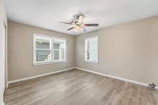 1110 E 27th St, Houston, TX 77009 - Photo 13