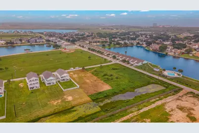 2445 103rd Street, Galveston, TX 77554 - Photo 17