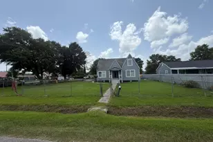 1116 Forest Oaks Dr, Houston, TX 77017 - Photo 1