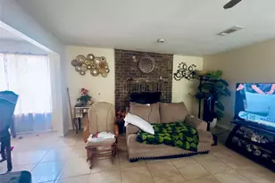 9715 Bayou Woods Dr, Baytown, TX 77521 - Photo 5