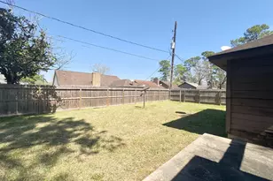 9715 Bayou Woods Dr, Baytown, TX 77521 - Photo 7