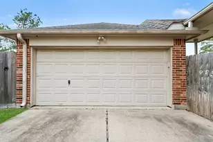 240 Kettering Ln, League City, TX 77573 - Photo 23