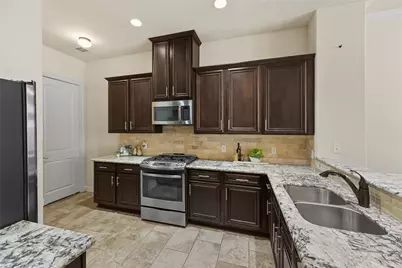 26 W Oaks Drive, Houston, TX 77058 - Photo 9