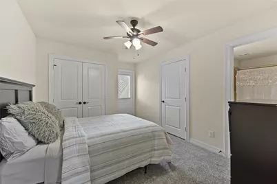 26 W Oaks Drive, Houston, TX 77058 - Photo 21