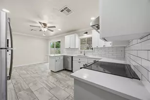 908 23rd Ave N, Texas City, TX 77590 - Photo 5