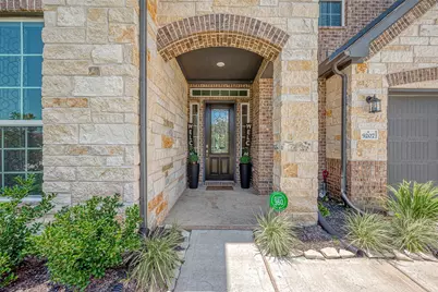 9207 Secretariat Lane, Mont Belvieu, TX 77523 - Photo 3