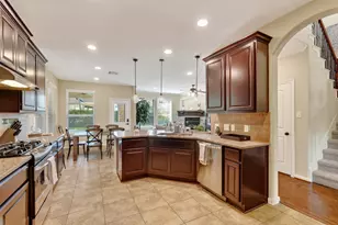 27 E Wolf Cabin Cir, Spring, TX 77389 - Photo 13