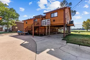 10 Shady Oaks Dr, Huntsville, TX 77320 - Photo 3