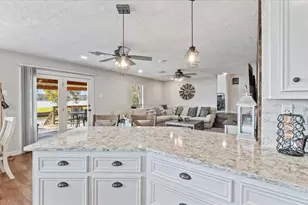 10 Shady Oaks Dr, Huntsville, TX 77320 - Photo 31