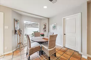 10607 Riverview Dr, Houston, TX 77042 - Photo 9