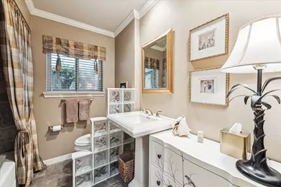 10607 Riverview Drive, Houston, TX 77042 - Photo 21