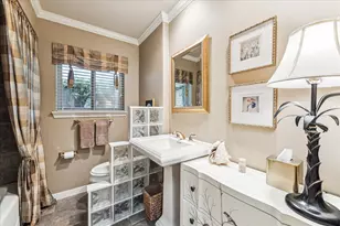 10607 Riverview Dr, Houston, TX 77042 - Photo 21